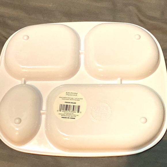 WINTER ELF TODDLER PLATE~DIVIDED INTO FOUR SECTIONS~9.5 INCHES - Picture 3 of 3